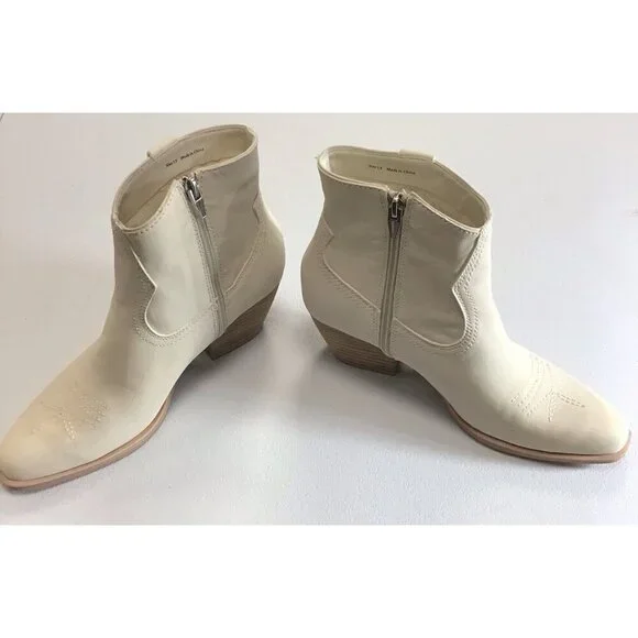 Dolce Vita Western Boots Shoe Women 7.5 Off White Leather Pull On Ankle Boot 🤍 - Picture 3 of 5